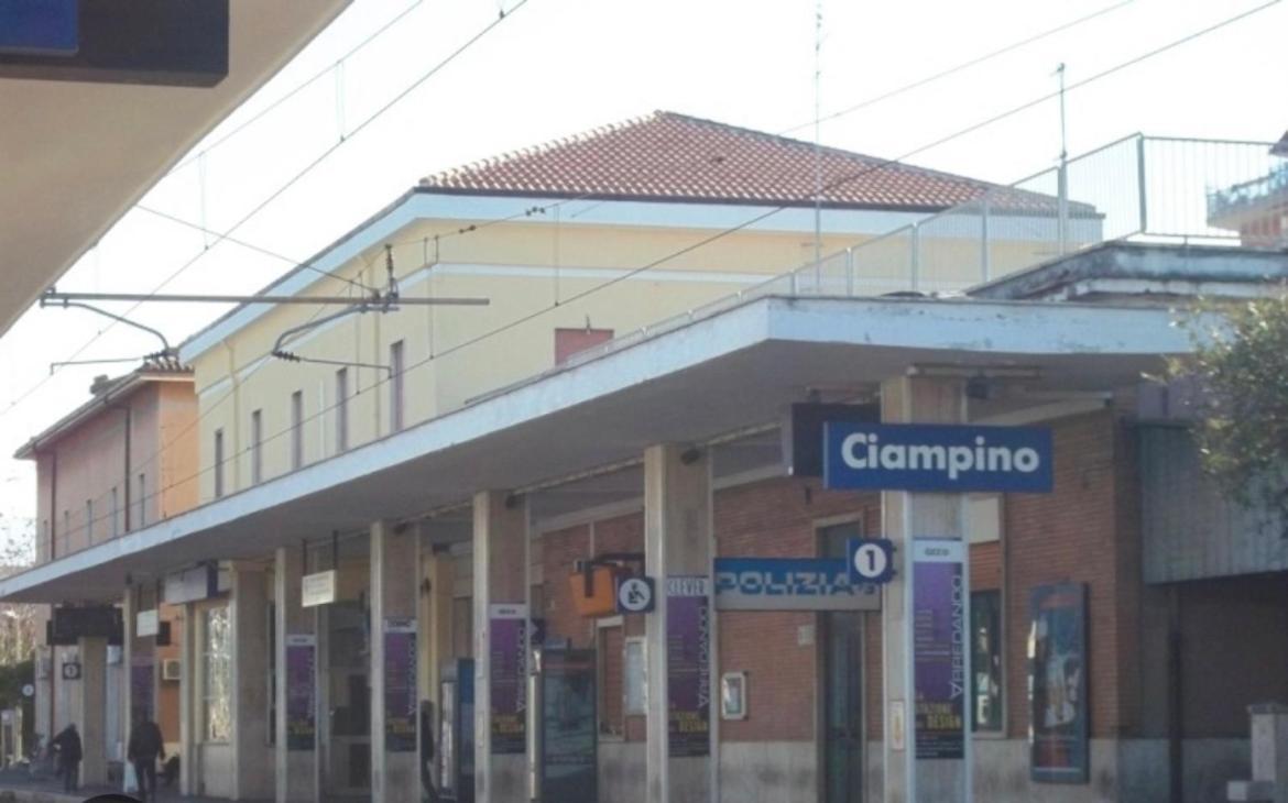 Ciampino Luxe -15Min Termini, Airport And Train Station - Apartman Kültér fotó
